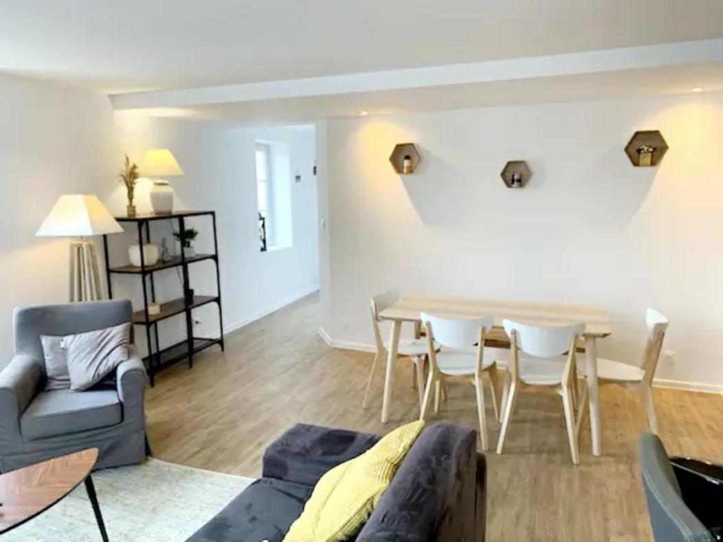 Bel Appartement Au Coeur Du Village Saint-Aubin (Jura) Exterior foto